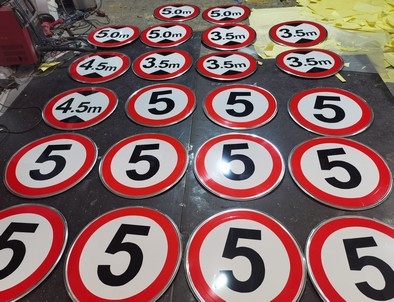 安康安康限速交通标牌厂家